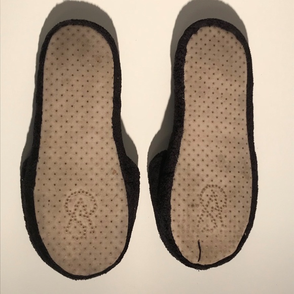 Victoria's Secret Slippers - Picture 6 of 8